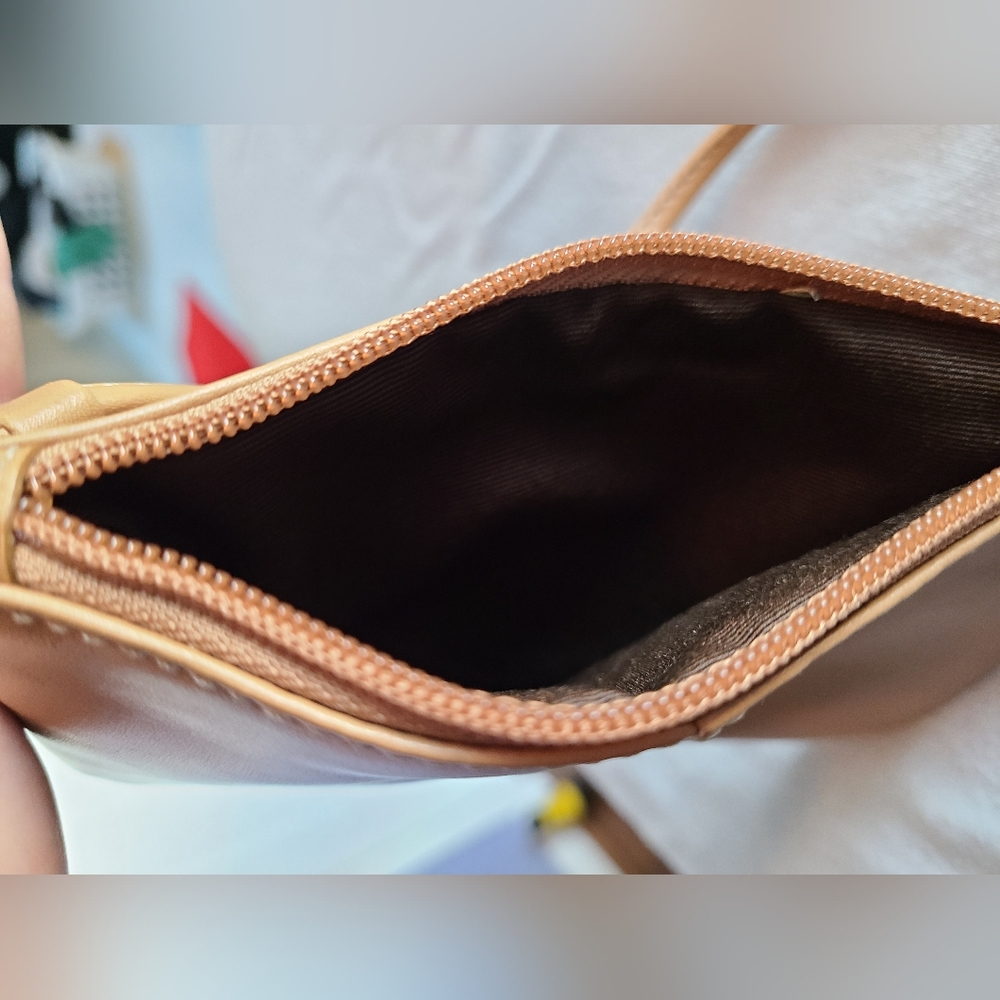 Coach wristlet - Picture 4 of 4